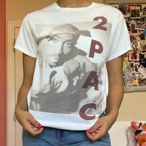 URBAN OUTFITTERS Tupac tee!